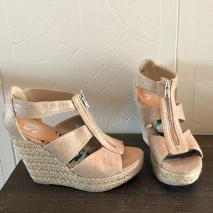 Super cute wedges!